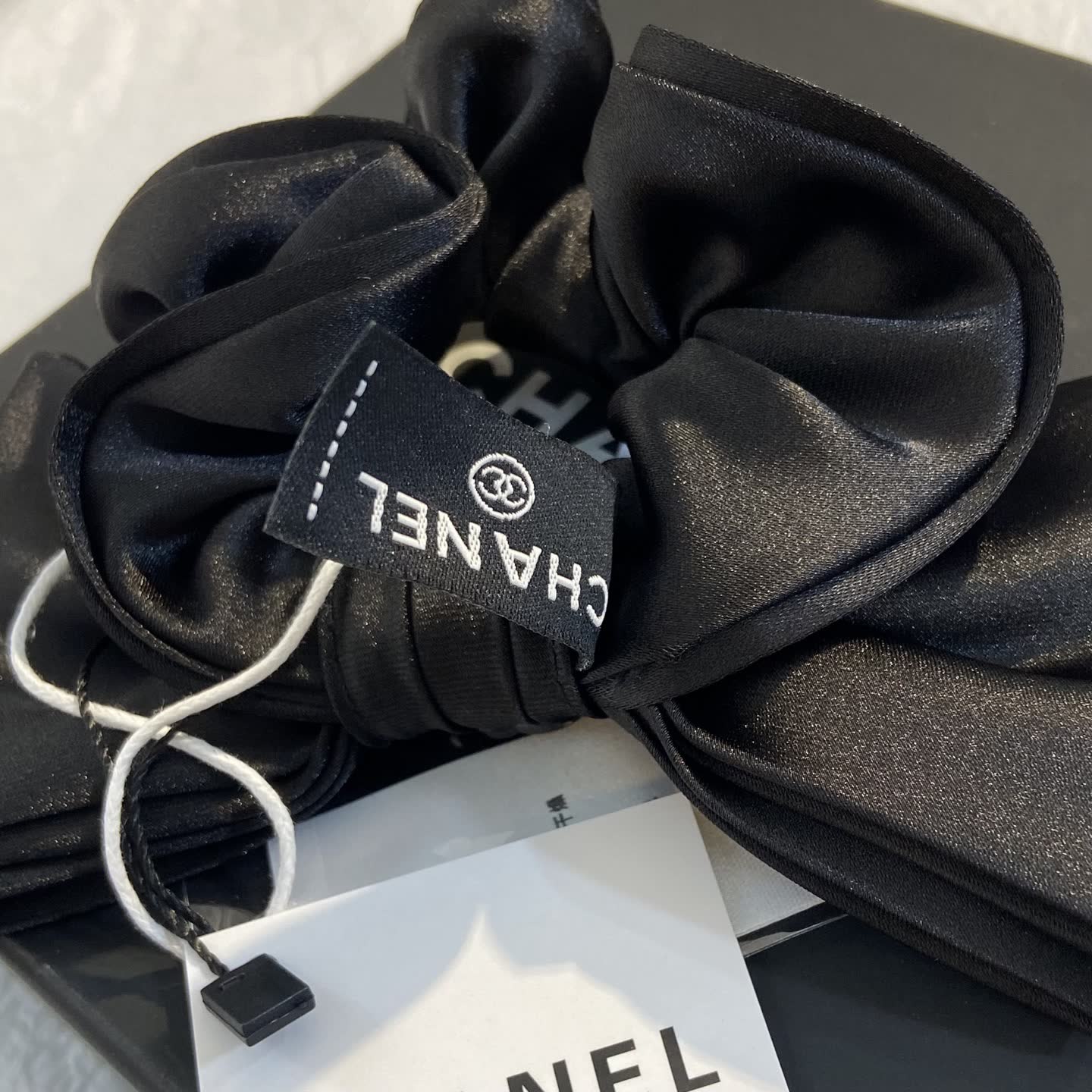 Chanel Black Satin Bow Hair Clip-XF1118
